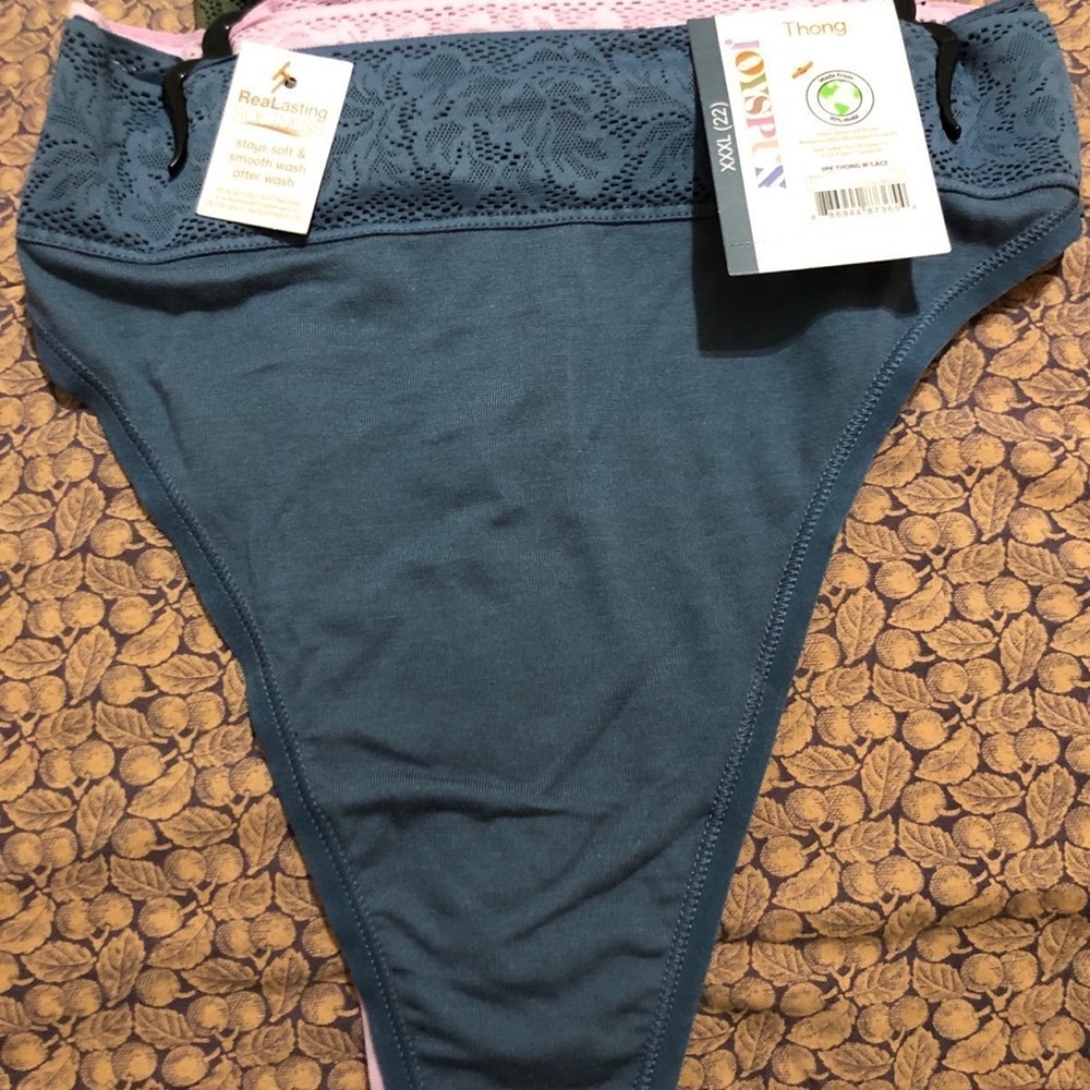 Womans Thong Panties ***SIZE  3 X ***NWT 3 pairs Lacy